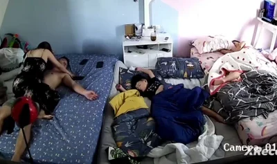 Chồng mệt ngủ say vợ vẫn đè ra chịch cho bằng được